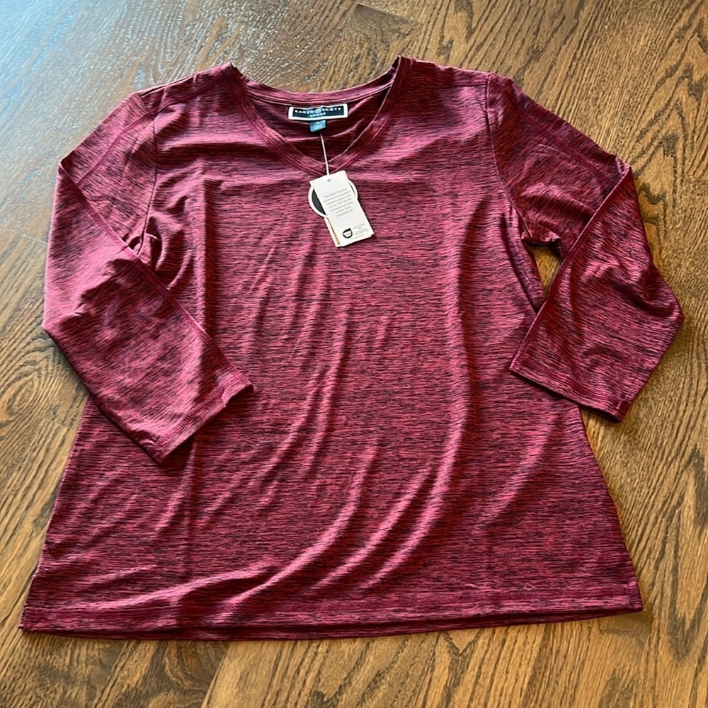NWT Karen Scott vneck 3/4 sleeve top moisture wicking size small
